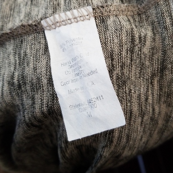 Gold Tunic with 3/4" Sleeves - Picture 5 of 5